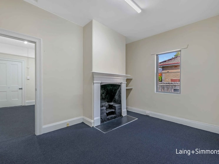 Click to view all images 21 Fennell Street Parramatta NSW 2150 - Image 2