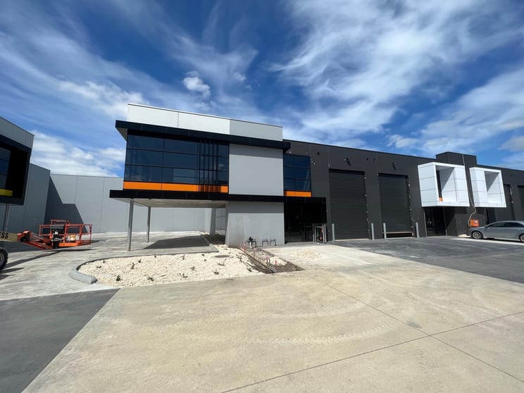 Click to view all images 33 Axis Crescent Dandenong South VIC 3175 - Image 1