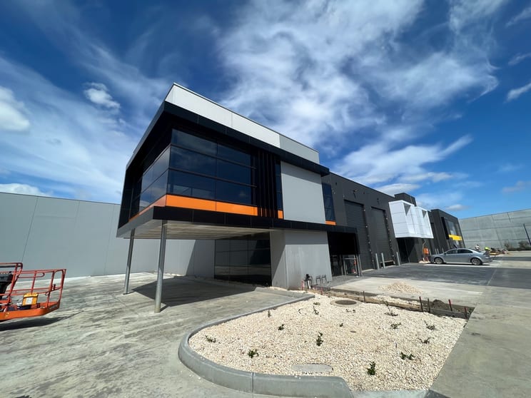 Click to view all images 33 Axis Crescent Dandenong South VIC 3175 - Image 3