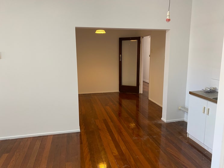 Click to view all images Suite 3/123 Bay Terrace Wynnum QLD 4178 - Image 3