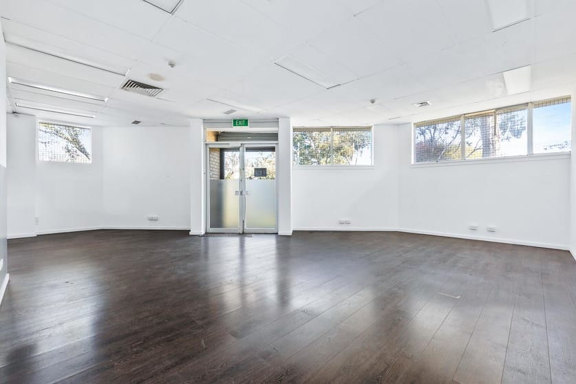 Click to view all images 5 Glendale Street Nunawading VIC 3131 - Image 2