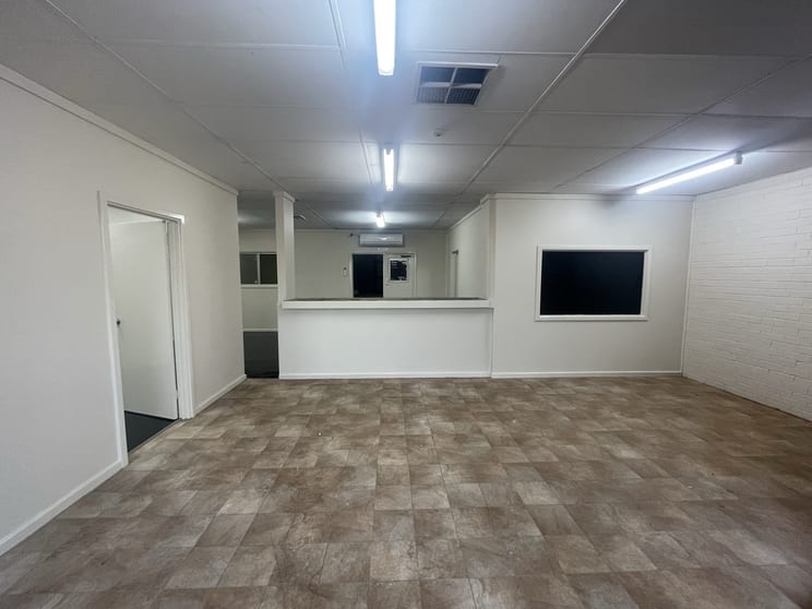 Click to view all images unit 3/2 Clements Way Boulder WA 6432 - Image 3