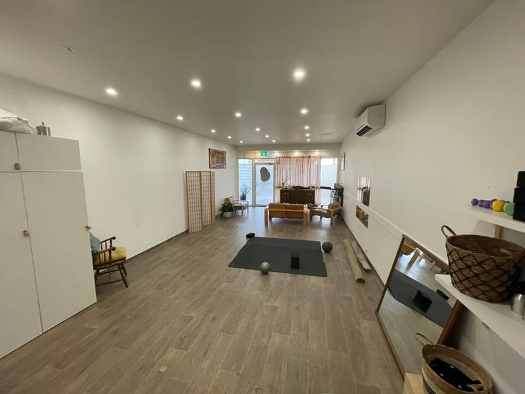 Click to view all images Shop 3/30-32 Empire Bay Drive Daleys Point NSW 2257 - Image 3