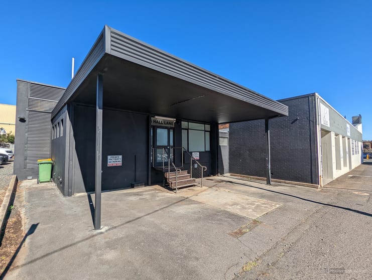 Click to view all images 4 Hall Lane Toowoomba QLD 4350 - Image 1