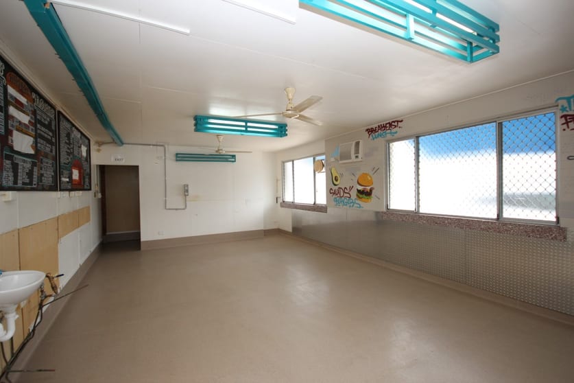 Click to view all images 4/31-33 Fleming Street Aitkenvale QLD 4814 - Image 3