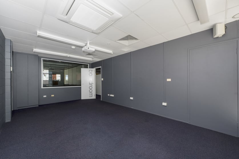 Click to view all images 2/106 Dalrymple Road Currajong QLD 4812 - Image 3