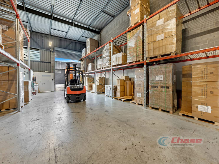 Click to view all images 2/18 Devlan Street Mansfield QLD 4122 - Image 1
