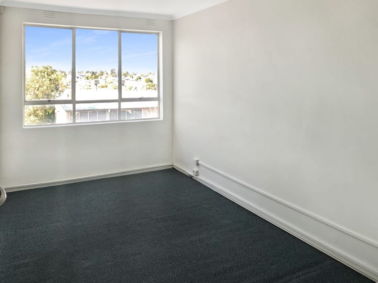 Click to view all images 5 Rosella Street Doncaster East VIC 3109 - Image 3