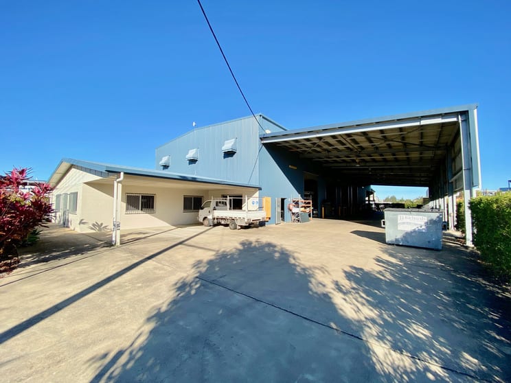Click to view all images 87-89 Crocodile Crescent Mount St John QLD 4818 - Image 2