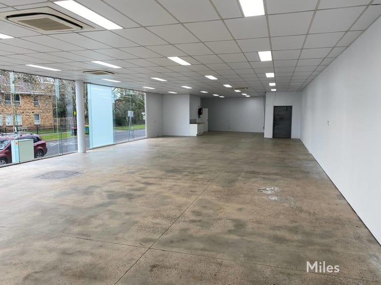 Click to view all images 160 Bell Street Heidelberg Heights VIC 3081 - Image 2