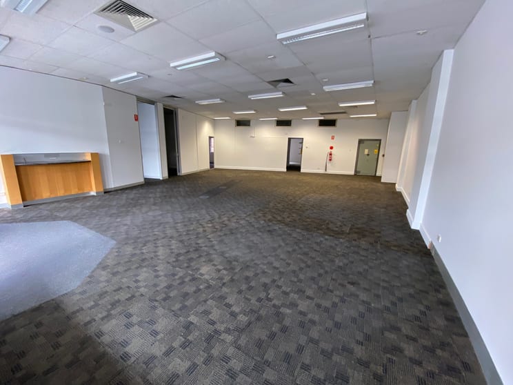 Click to view all images 293 Spring Street Reservoir VIC 3073 - Image 2