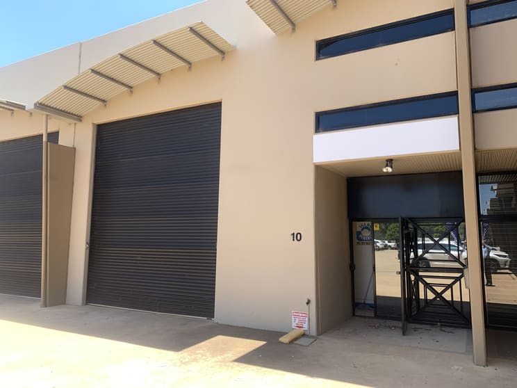 Click to view all images Unit 10/11-15 Gardner Court Wilsonton QLD 4350 - Image 1