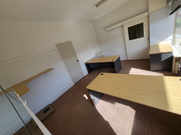 Click to view all images 85A Kent Road Pascoe Vale VIC 3044 - Image 3