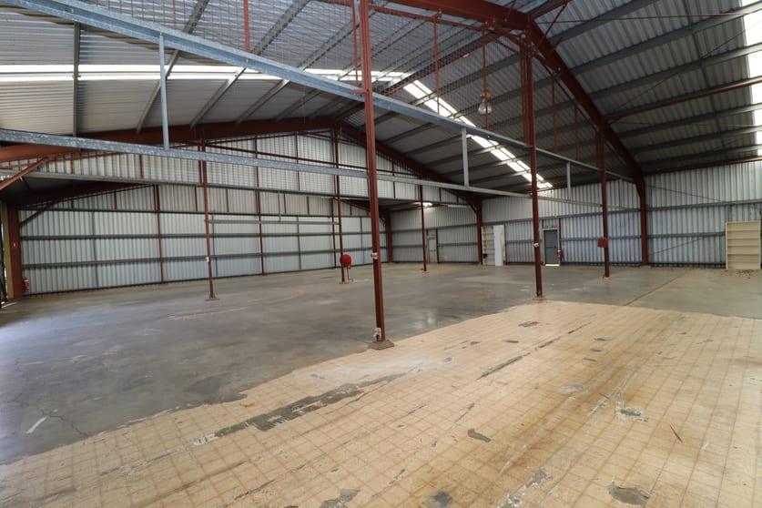 Click to view all images Sheds 1-3/232 North Street Rockville QLD 4350 - Image 3