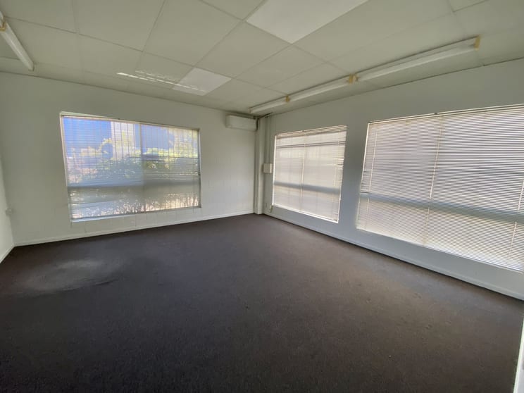 Click to view all images 7/9-11 Lawrence Drive Nerang QLD 4211 - Image 3