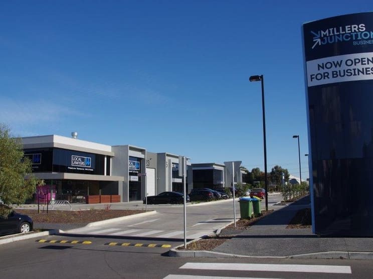 Click to view all images 35 Cabot Drive Altona North VIC 3025 - Image 2