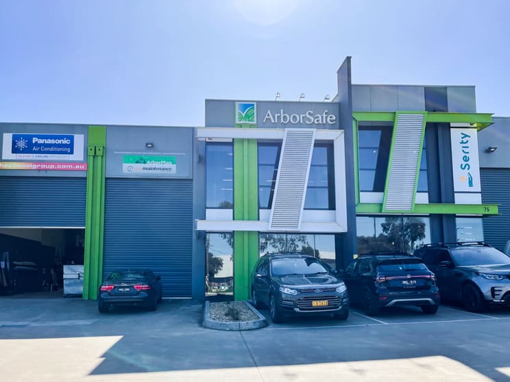 Click to view all images 73 Watt Road Mornington VIC 3931 - Image 1