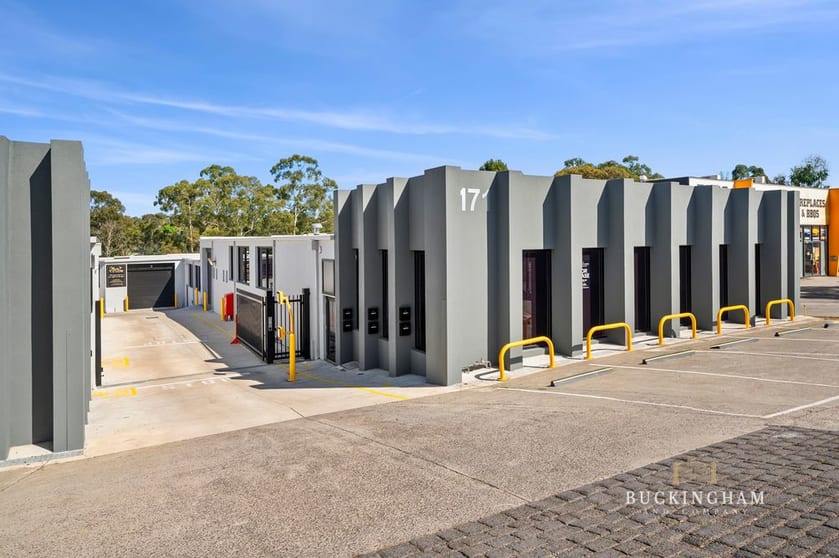 Click to view all images 2/171 Para Road Greensborough VIC 3088 - Image 1