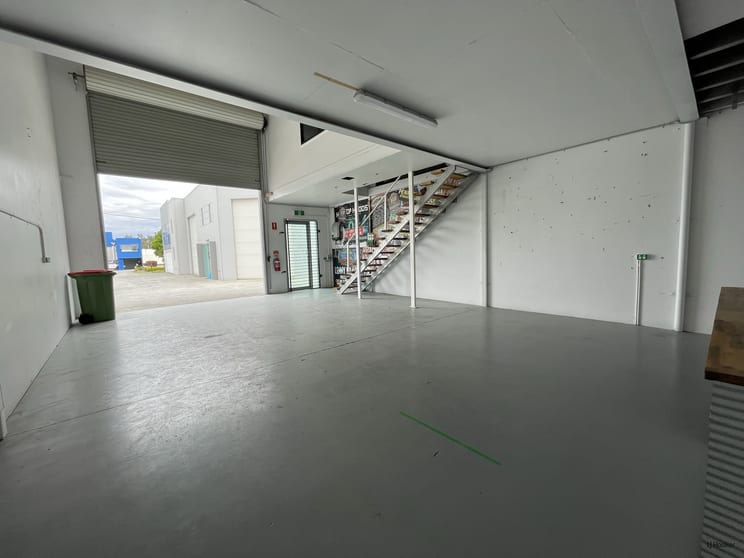 Click to view all images 5/14 Fremantle Street Burleigh Heads QLD 4220 - Image 2