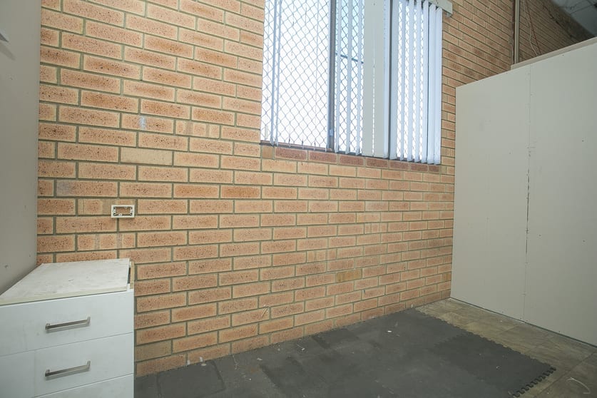 Click to view all images Unit 5/16 Prindiville Dr Wangara WA 6065 - Image 3