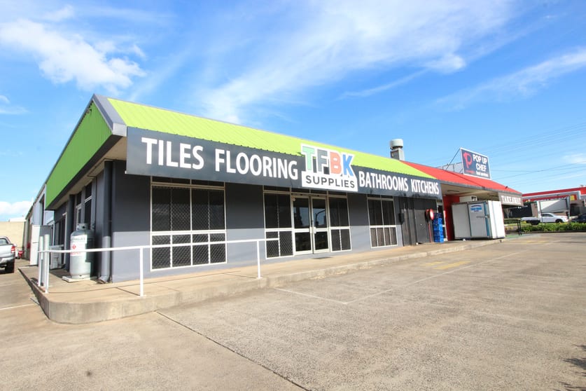 Click to view all images 4/347-349 Taylor Street Wilsonton QLD 4350 - Image 2