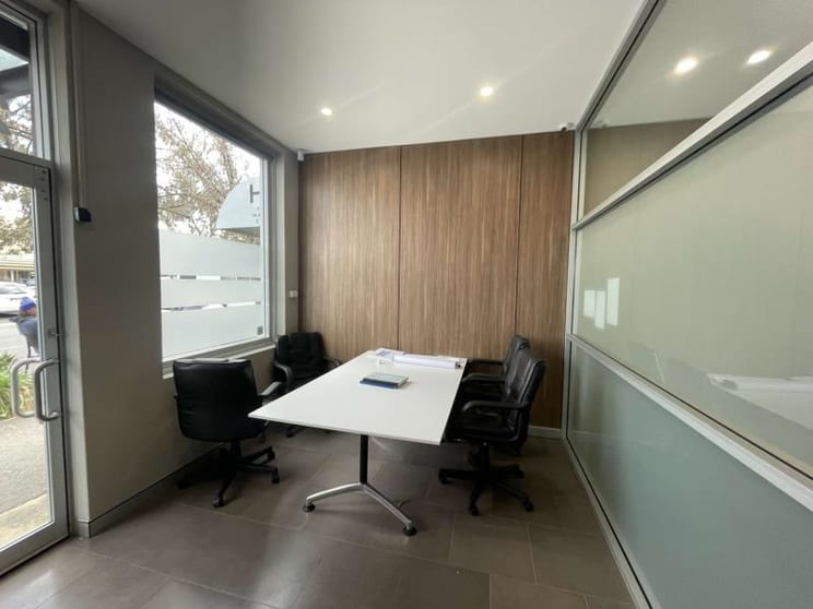 Click to view all images Unit 2/30 Lyell Street Fyshwick ACT 2609 - Image 2