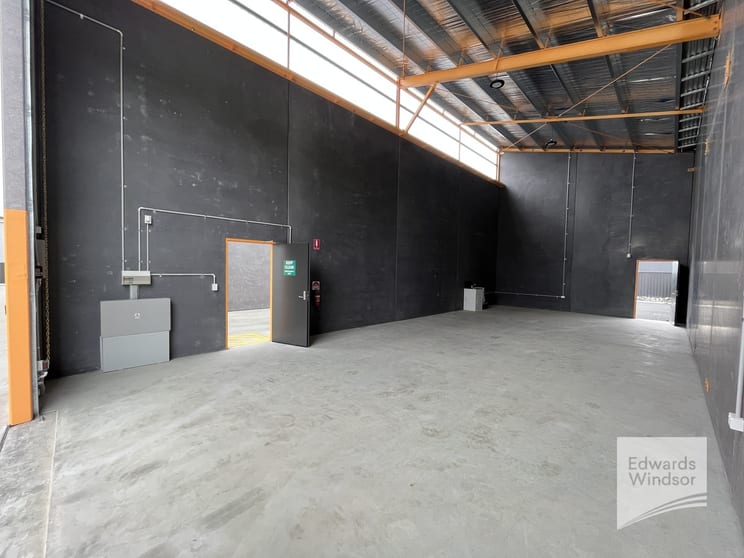 Click to view all images Unit 10/13 Cessna Way Cambridge TAS 7170 - Image 2