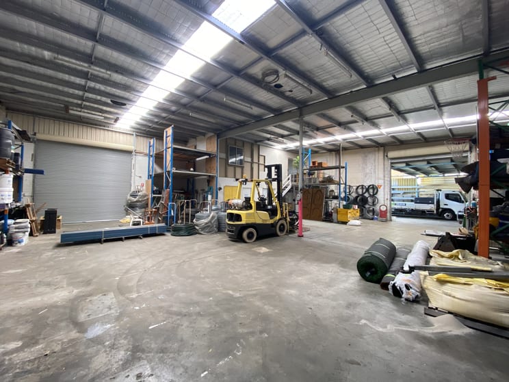 Click to view all images 1 & 2/39 Ern Harley Drive Burleigh Heads QLD 4220 - Image 3