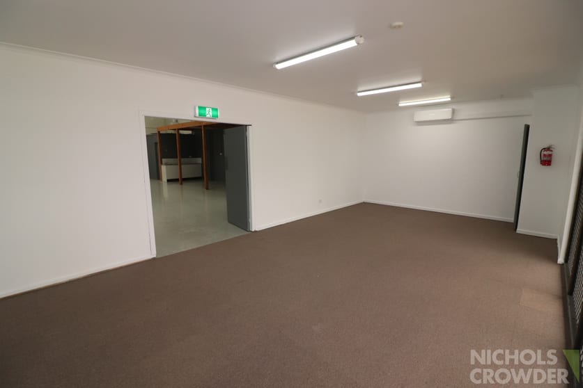 Click to view all images 4/14-16 Hartnett Drive Seaford VIC 3198 - Image 2