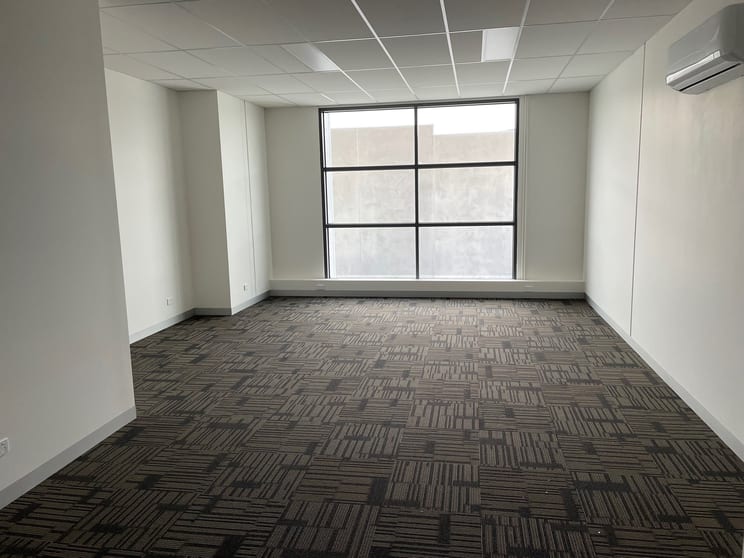 Click to view all images 10 & 11/830-850 Princes Highway Springvale VIC 3171 - Image 3