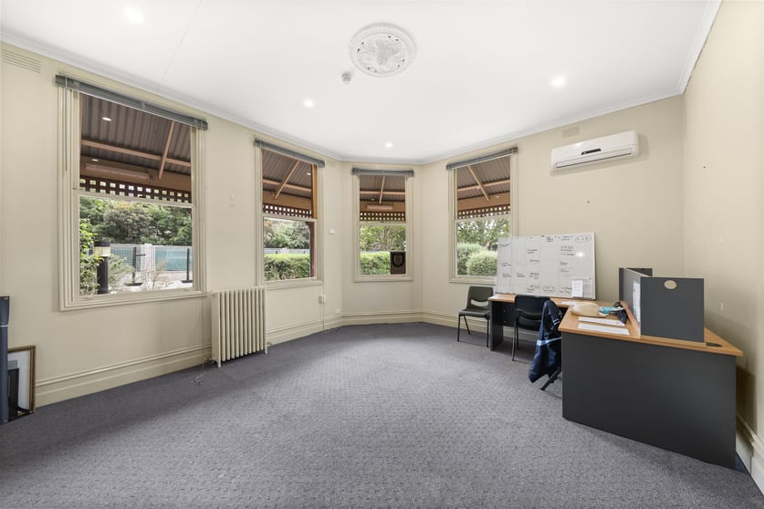 Click to view all images 21-27 Railway Place Preston VIC 3072 - Image 2