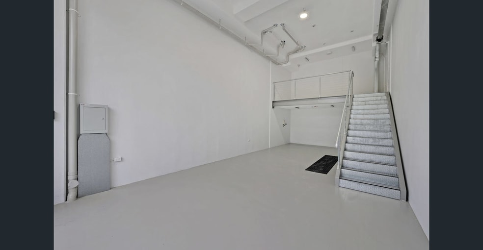 Click to view all images 1/45 Green St Banksmeadow NSW 2019 - Image 2