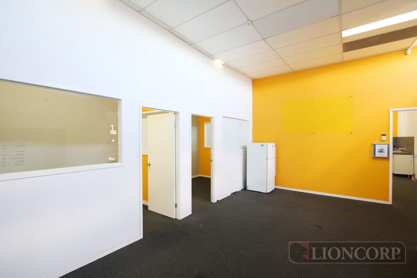Click to view all images Coopers Plains QLD 4108 - Image 3