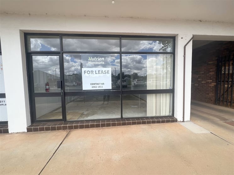 Click to view all images 20 Olympic Street Griffith NSW 2680 - Image 1