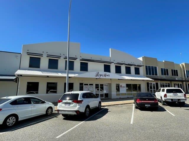 Click to view all images 2/4 Lincoln Lane Joondalup WA 6027 - Image 1
