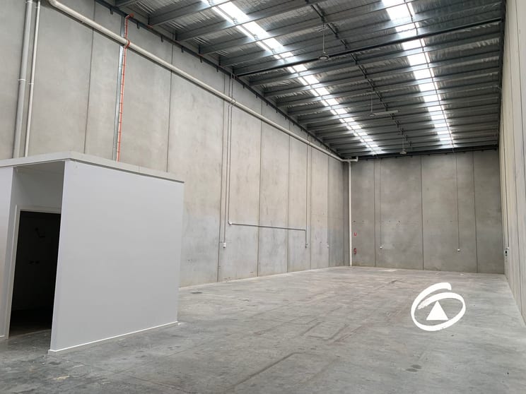 6 Mepstead Close Pakenham VIC 3810 - Image 2