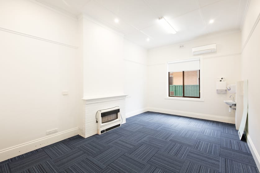 Click to view all images 18 Drummond Street North Ballarat Central VIC 3350 - Image 3