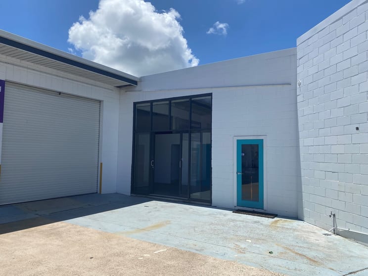Click to view all images Part/12 Daniel Street Caloundra West QLD 4551 - Image 2