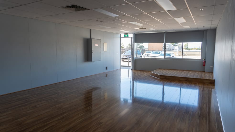 Click to view all images Shop 205/8-34 Gladstone Park Shopping Centre Gladstone Park VIC 3043 - Image 3