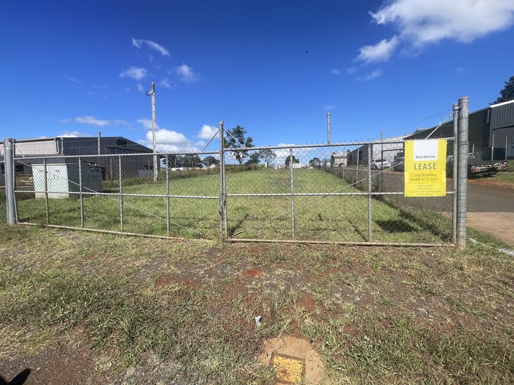 Click to view all images Lease B (Yard)/311-313 Taylor Street Wilsonton QLD 4350 - Image 2