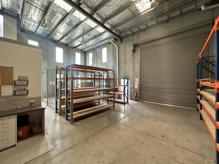 Click to view all images Unit 8 / 11 Sabre Dr Port Melbourne VIC 3207 - Image 2