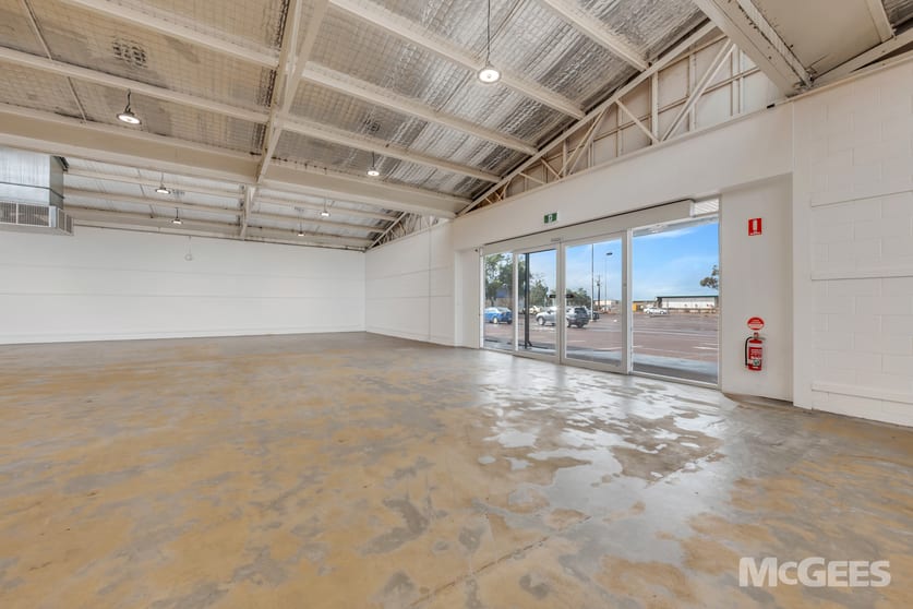 Click to view all images 128 McDouall Stuart Highway Whyalla Norrie SA 5608 - Image 3