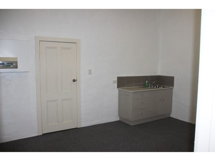 Click to view all images 22A JAMES STREET Mount Gambier SA 5290 - Image 2
