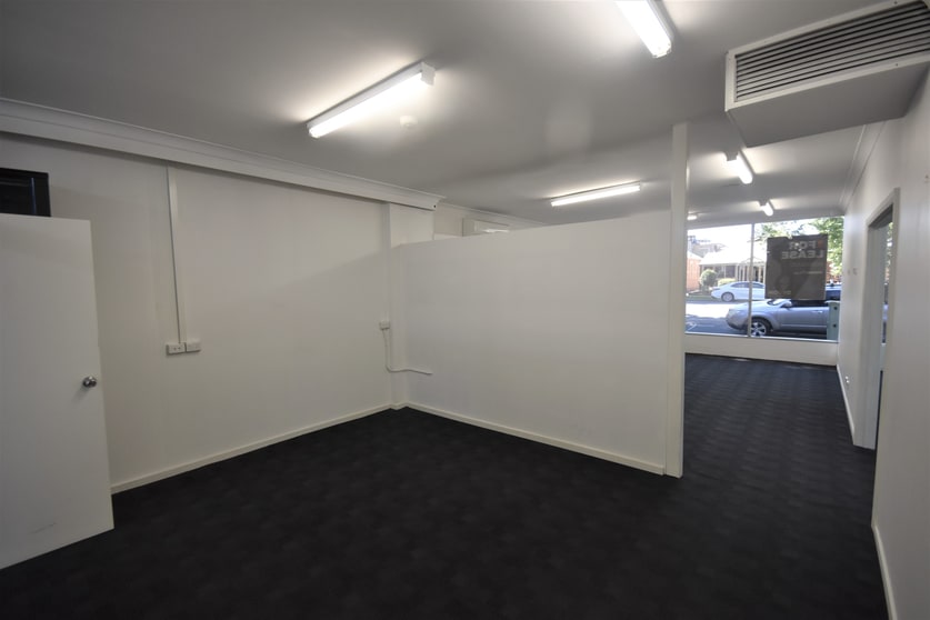 Click to view all images 451 Swift Street Albury NSW 2640 - Image 3