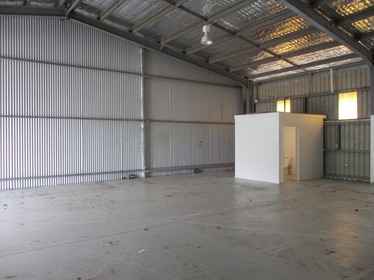 Click to view all images 24B Redden Street Portsmith QLD 4870 - Image 3