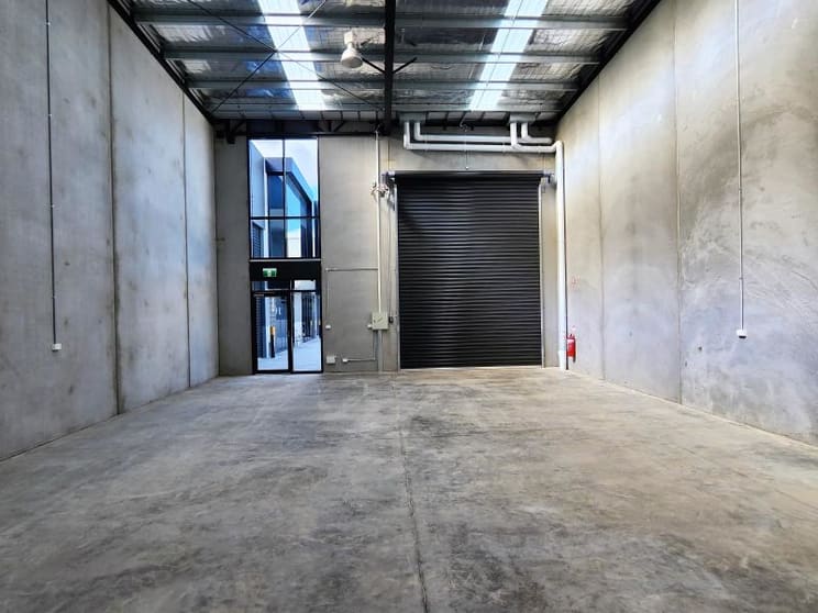Click to view all images 7/52 Willandra Drive Epping VIC 3076 - Image 2