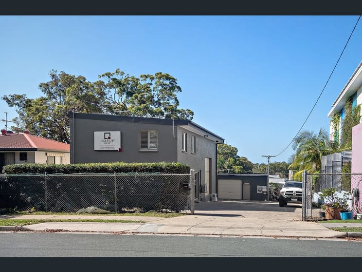 Click to view all images 87 William Street Moffat Beach QLD 4551 - Image 3