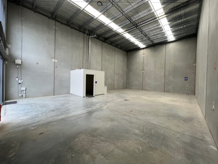 Click to view all images 5 Arafura Lane Keysborough VIC 3173 - Image 2