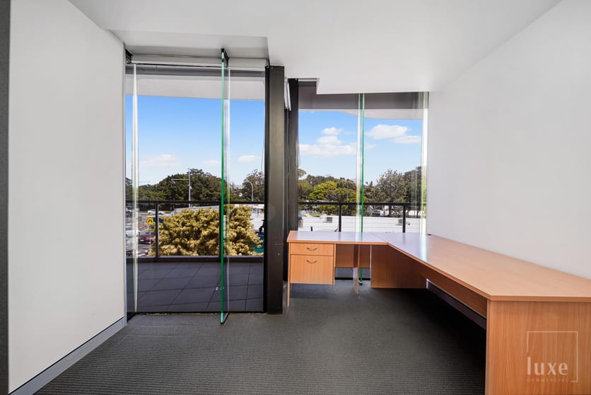 Click to view all images 8 & 9/3-5 Ballinger Road Buderim QLD 4556 - Image 2
