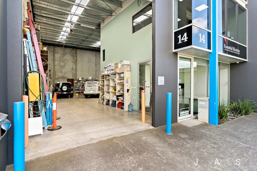 Click to view all images 14 Taylor Street Yarraville VIC 3013 - Image 2